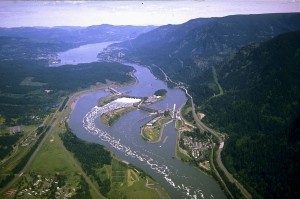 1024px-Corps-engineers-archives_bonneville_dam_looking_east